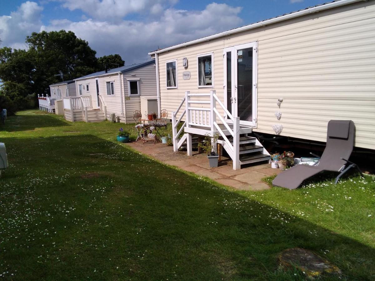 Private Caravan Situated At Parkdean Holiday Resort St Margaret'S At Cliffe Number 18 Eksteriør bilde
