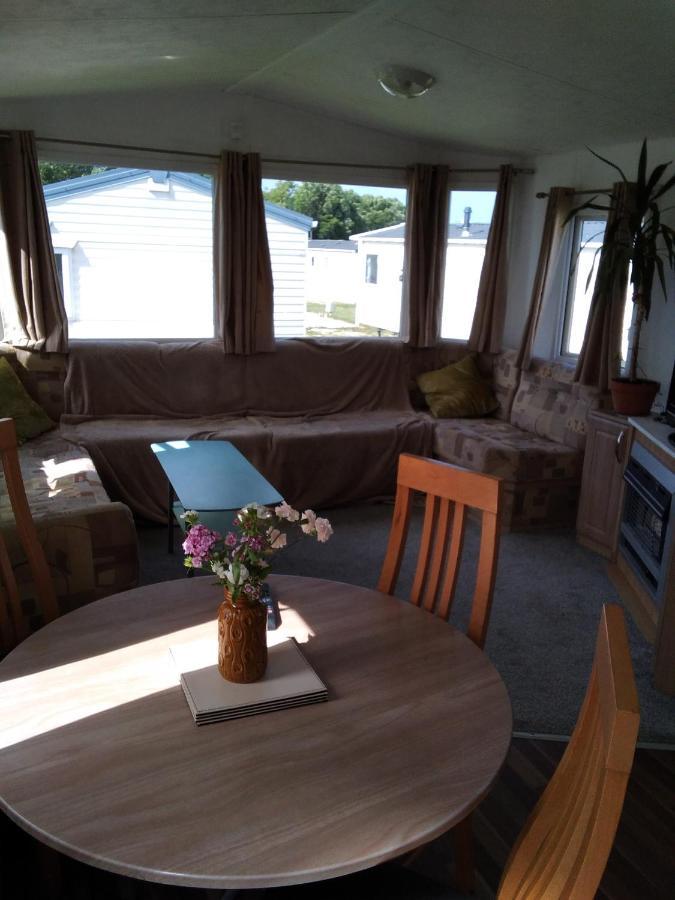 Private Caravan Situated At Parkdean Holiday Resort St Margaret'S At Cliffe Number 18 Eksteriør bilde